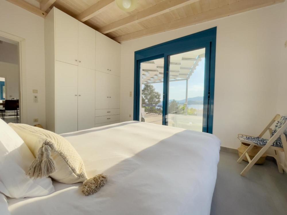 Zidanos Luxurious Sea Front Villa Marantochori Exterior photo
