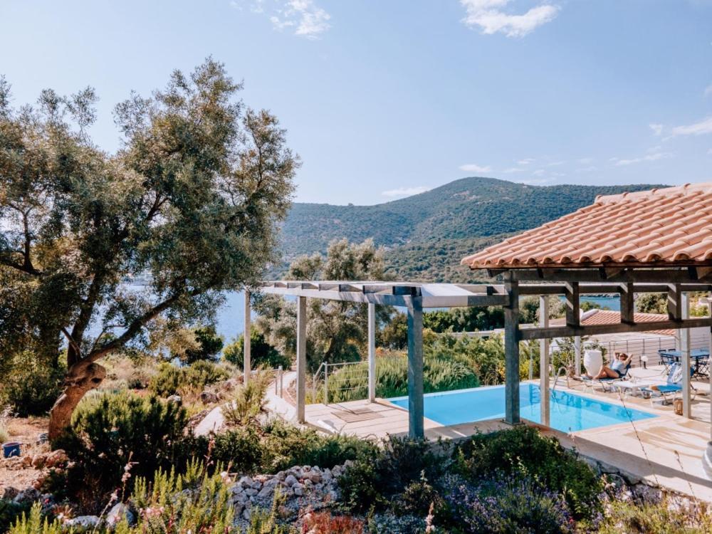Zidanos Luxurious Sea Front Villa Marantochori Exterior photo