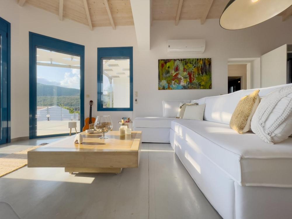 Zidanos Luxurious Sea Front Villa Marantochori Exterior photo