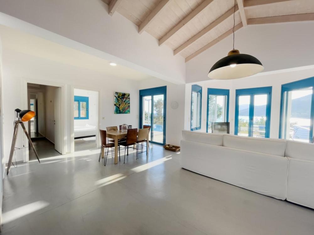 Zidanos Luxurious Sea Front Villa Marantochori Exterior photo
